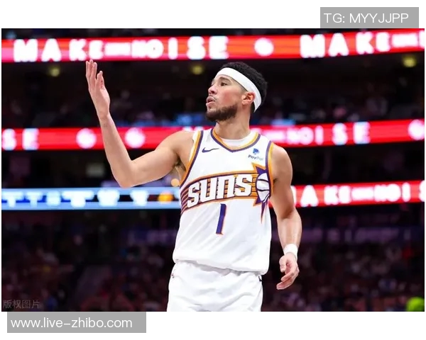 吉莱斯皮称赞布克决策果断自己专注于接球投篮半场贡献12分